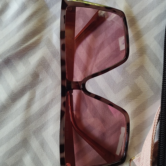 Steve Madden Sunglasses and Victoria Secret coin purse combo - Picture 4 of 4